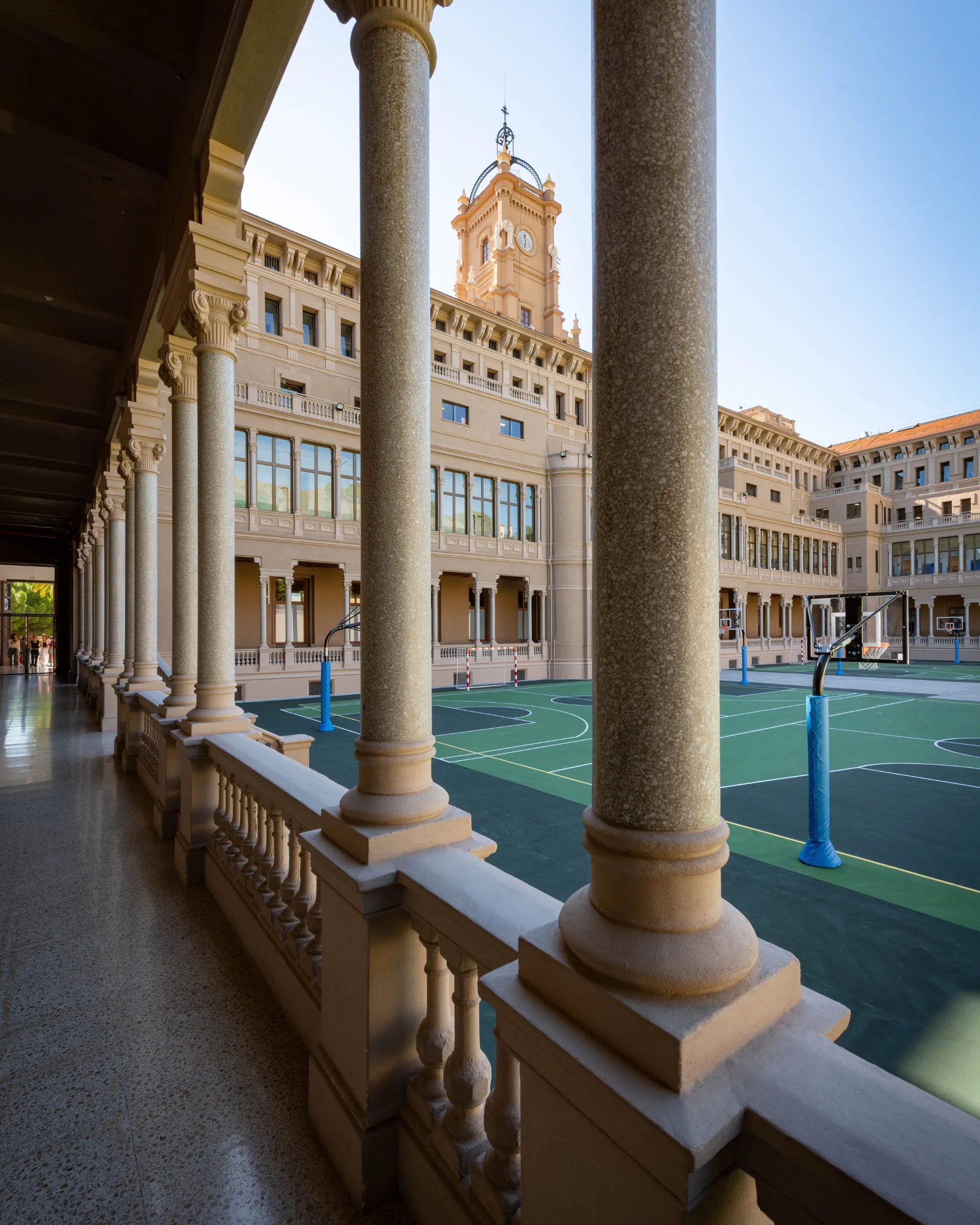 pati-escola-pia-cardoner